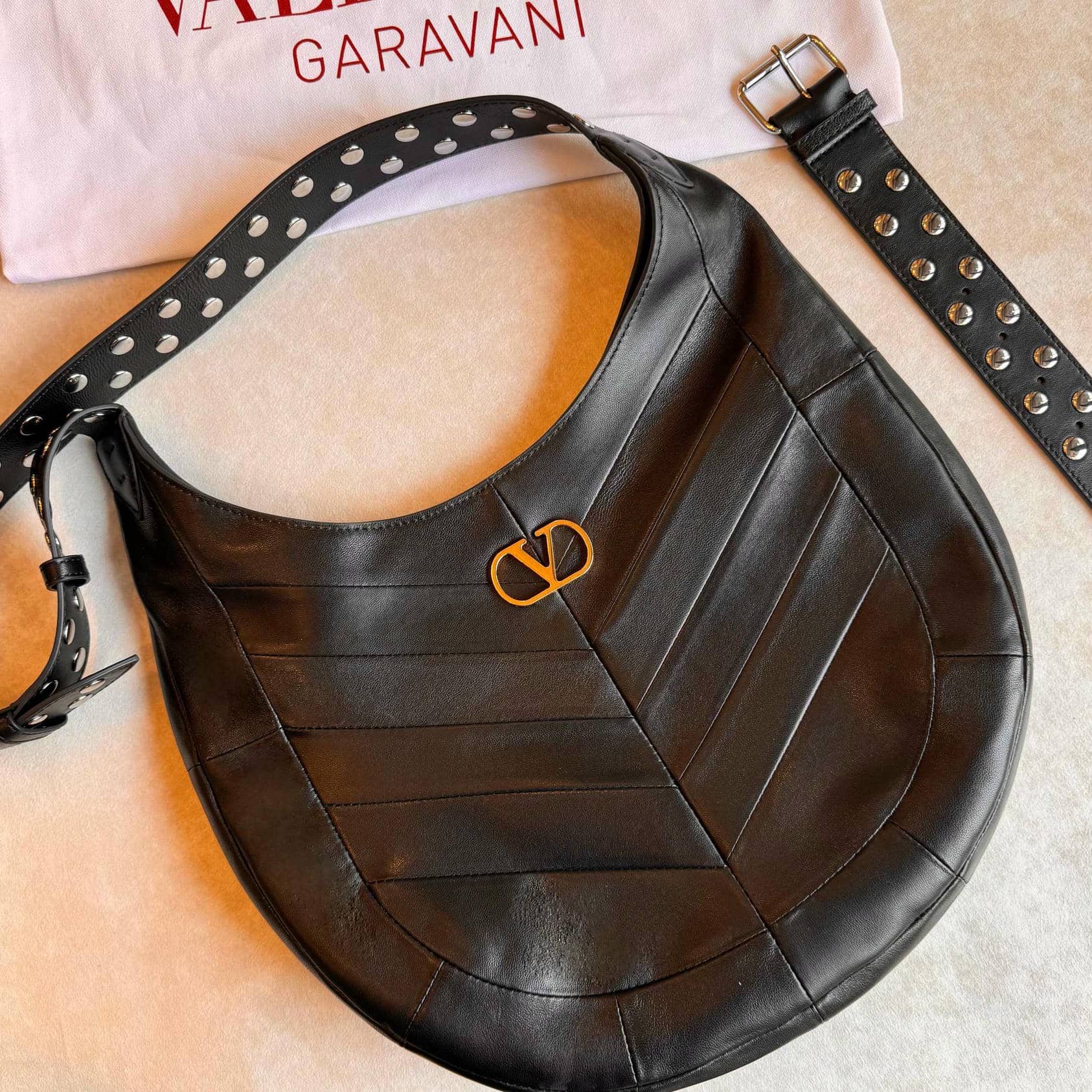 001-GARAVANI HOBO